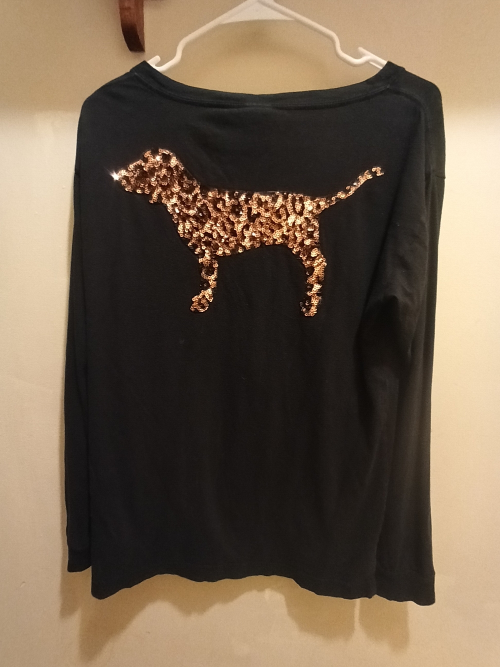 PINK Victoria's Secret Black Long Sleeve Tee with Gold Sequin Dog